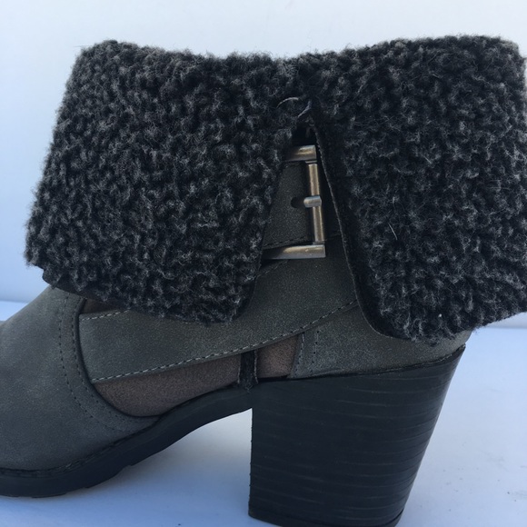 Report Shoes - Report gray ankle boots. Size 7 1/2